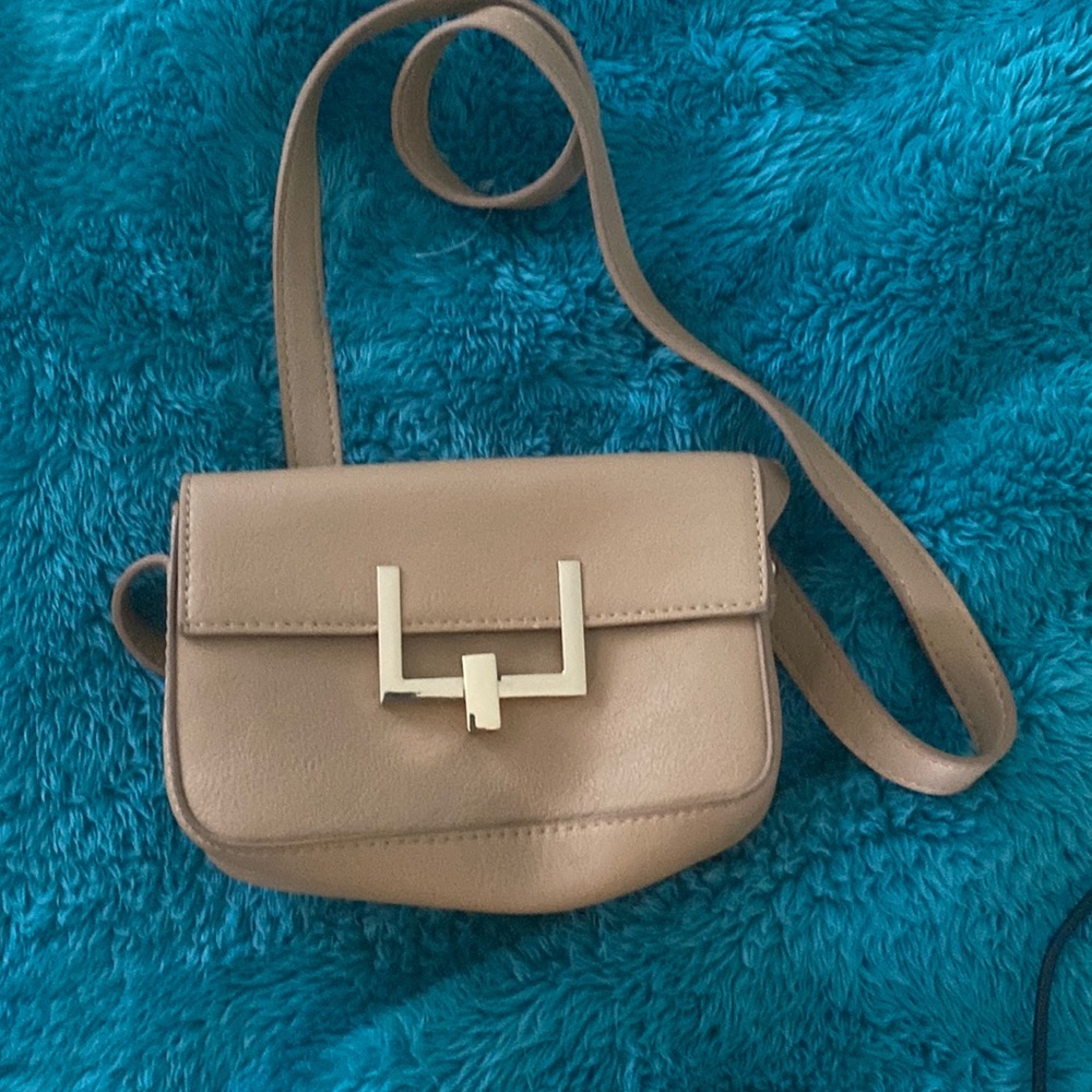 Beige wearable wallet